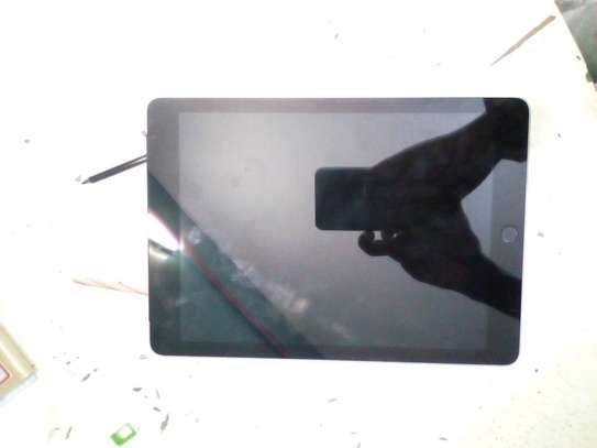 iPad Tablet image 2