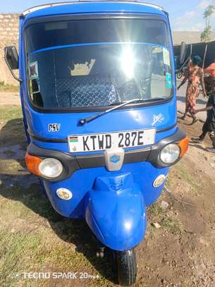 Tuktuk image 2
