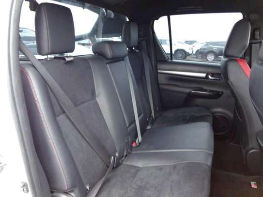 Toyota Hilux Double cabin 2018 4x4 image 4
