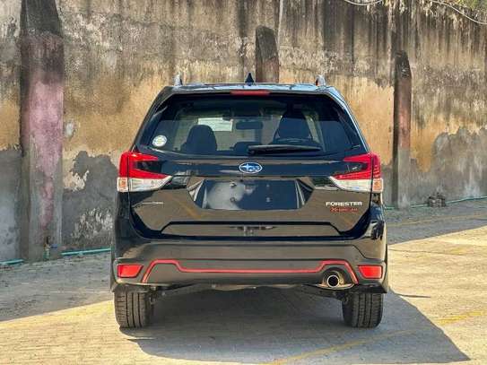 Subaru Forester SK9 E- break Black 2019 image 10