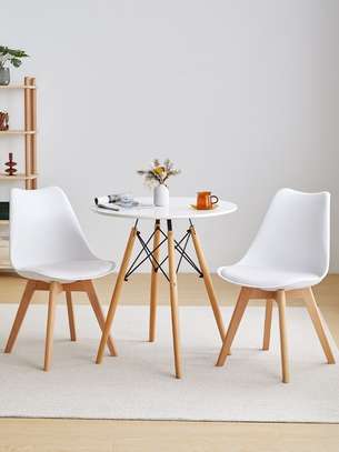 Cushioned Plastic Shell Eames Chair image 5