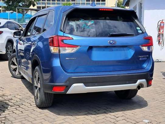 Subaru Forester E-boxer blue 26000km 2018 image 7