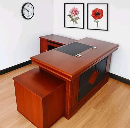 1.4m Mahogany Executive Office Desk image 3