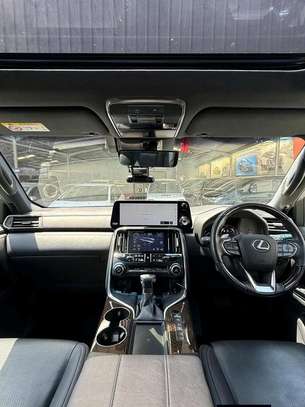 LEXUS LX500d 2022model image 6