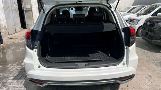Honda vezel hybrid White 2019 4Wd image 13