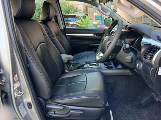 2019 Toyota Hilux double cab Offer image 9
