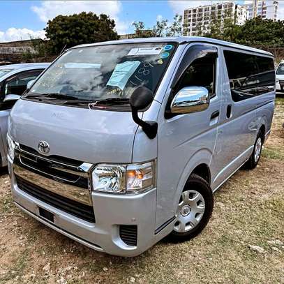 Toyota Hiace 2018 Diesel 2wd image 3