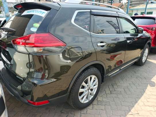 Nissan X-Trail hybrid image 7