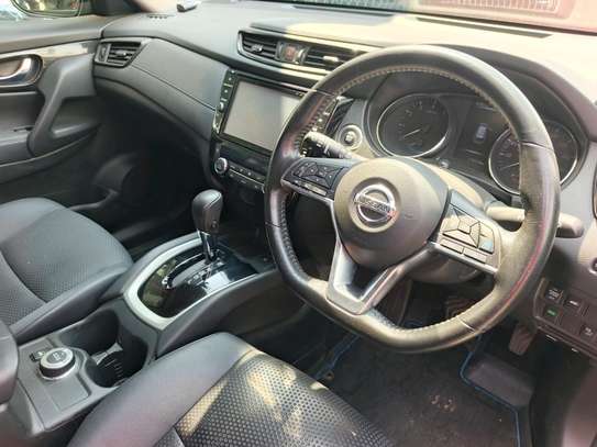 Nissan X-Trail hybrid image 5