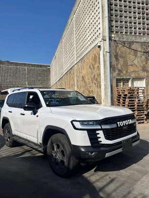 Toyota land cruiser ZX GR 2024 Diesel image 2