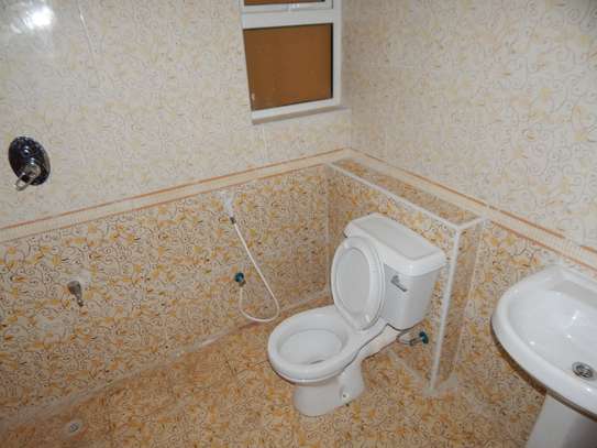 3 Bed Apartment with En Suite at Greenwood Dr image 10