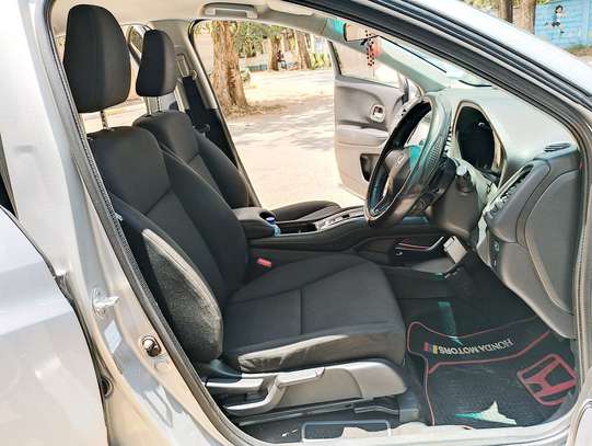 HONDA VEZEL HYBRID 2016 MODEL.. image 7