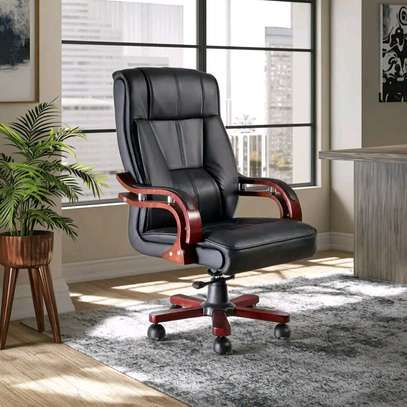 Executive high back leather office chair image 3