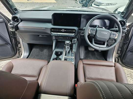 2024 Toyota land cruiser Prado ZX image 7