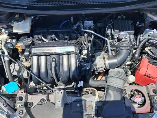 Honda Fit hybrid Maroon 2018 2wd image 5
