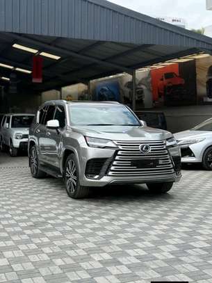 LEXUS LX500d 2022model image 11