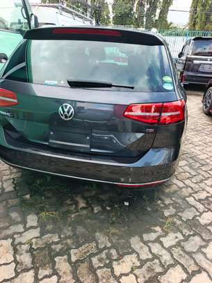 Volkwagen Passat hatchback image 3