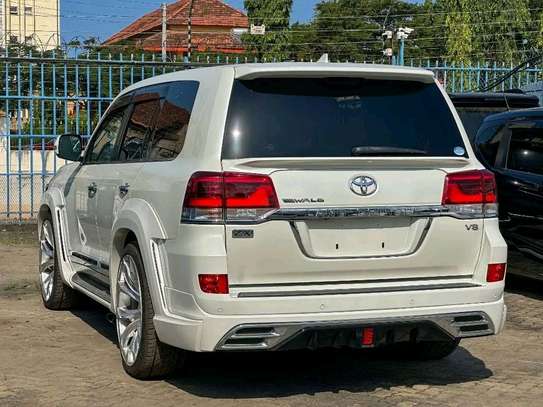 Toyota land Cruiser V8 ZX 2019 WALD image 11