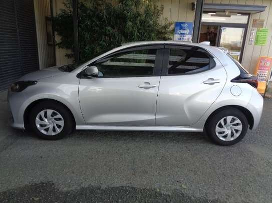 2020 TOYOTA YARIS X image 8