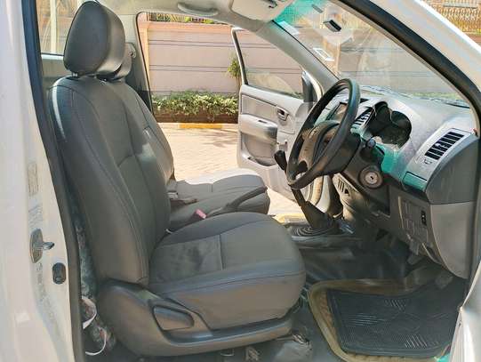 TOYOTA HILUX SINGLE CAB MANUAL.. image 5