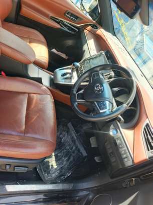 Toyota Harrier hybrid black image 6