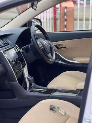 Toyota Premio silver color 2018 model image 4