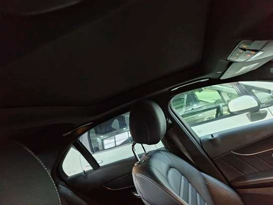 Mercedes Benz C200 2019 image 15