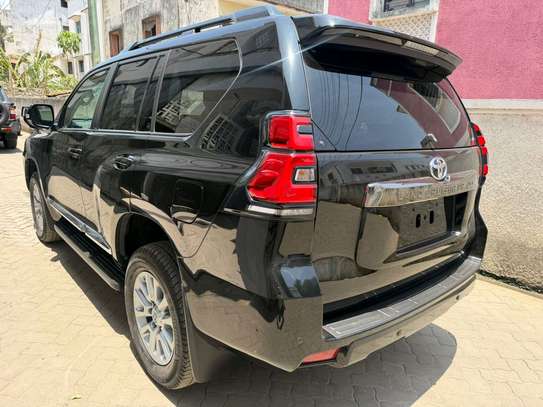 Toyota land cruiser prado TXL image 3