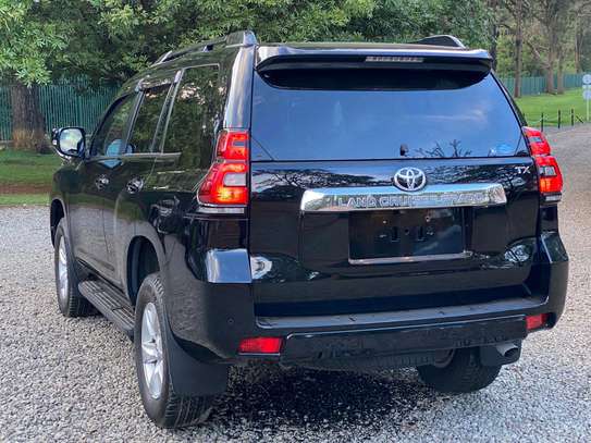 Toyota land cruiser prado black color fully loaded 2019. image 6