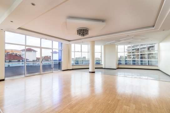 3 Bed Apartment with En Suite in Kileleshwa image 19