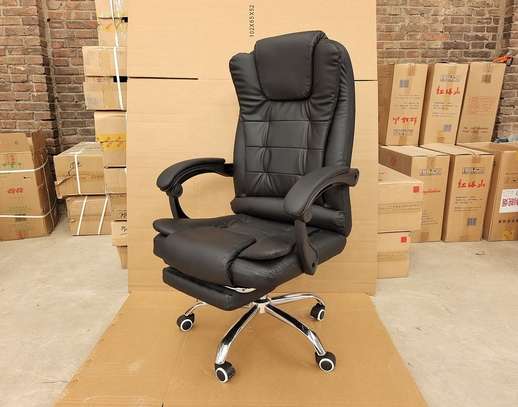 Office Chair: Executive Office Chair with Footrest image 2