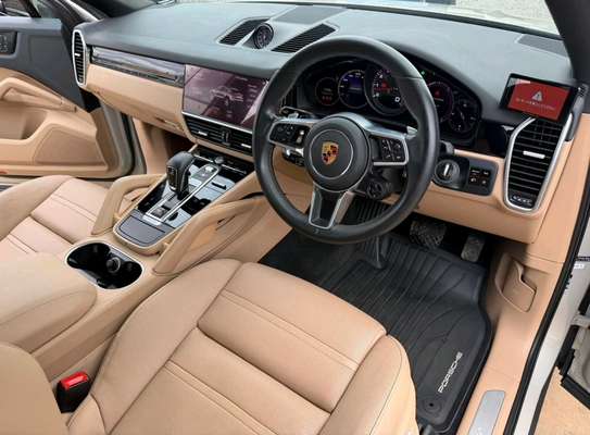 2020 Porsche Cayenne coupe image 5