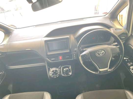 TOYOTA NOAH WXB HYBRID 2019MODEL image 5