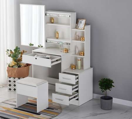 Dressing Table: Modern Home Dressing Table image 3