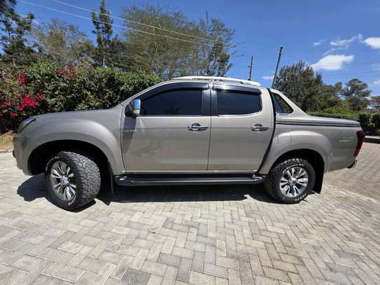 Local unit isuzu Dmax cab image 5