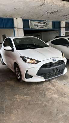 Toyota Yaris Hybrid 2020 model image 2