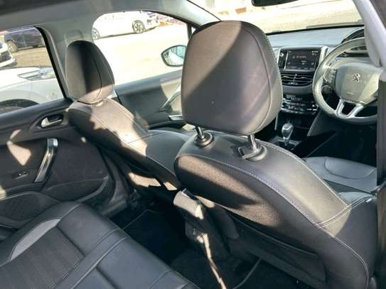 PEUGEOT 2008,2018 MODEL image 9