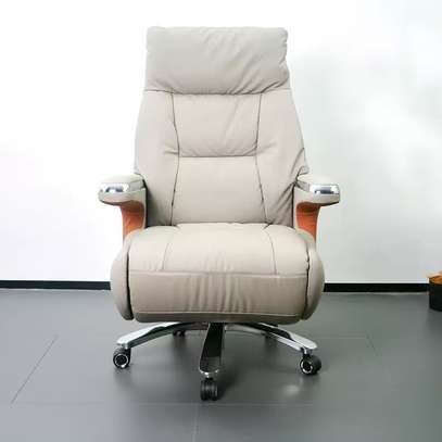 Office Chair; Boss Swivel Executive Office Chair image 2