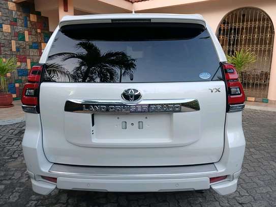 TOYOTA LANDCRUISER PRADO TXL 2019 image 6