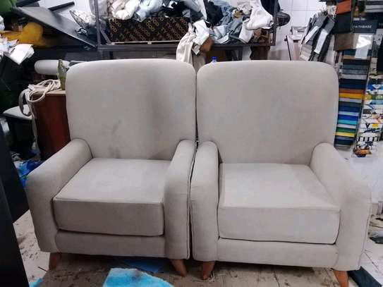 Set of 2 Armchairs with Cushions and Wooden Legs image 4