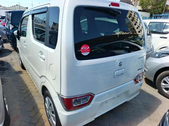 Suzuki wagon R hybrid image 6