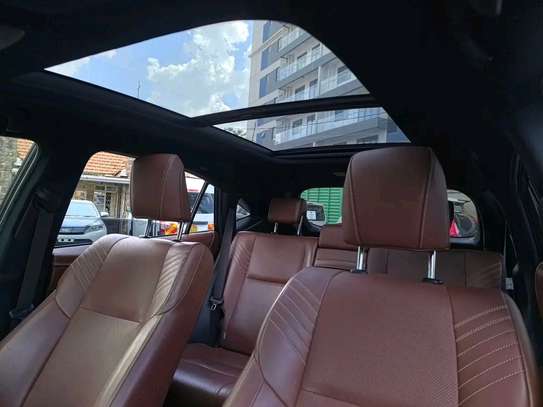 Toyota Harrier Pearl white image 6