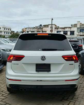 Volkswagen Tiguan R-line white colour 2018 image 9