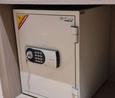 Fireproof Safe; 50 Kgs Diplomat Fireproof Safe in Ogembo image 8