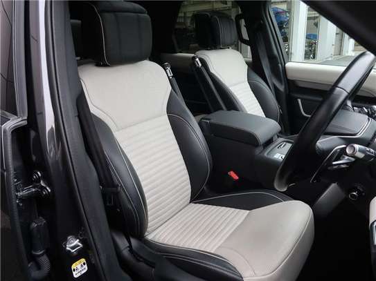 2021 LAND ROVER DISCOVERY R-DYNAMIC HSE image 11