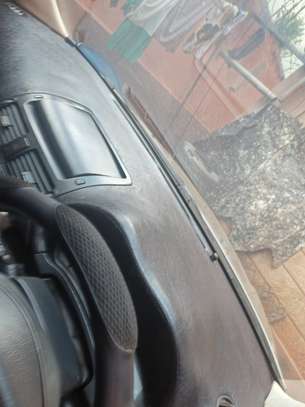 Toyota Avensis image 4