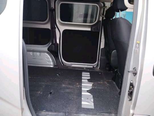 Nissan Nv200 image 3