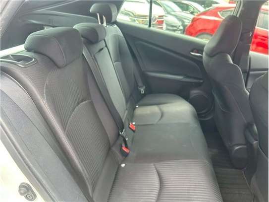 2019 TOYOTA PRIUS A image 4