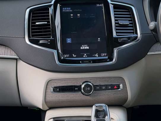 2020 Volvo XC90 B6 AWD inscription image 10