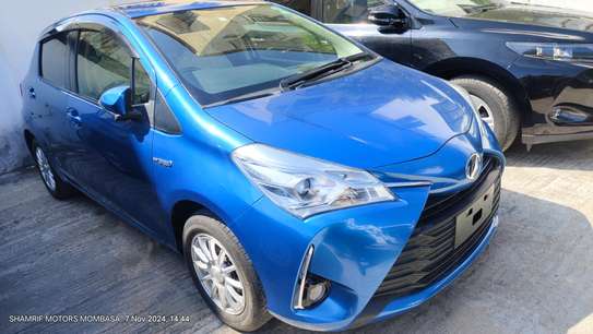 Toyota Vitz Hybrid 2018 2wd image 2